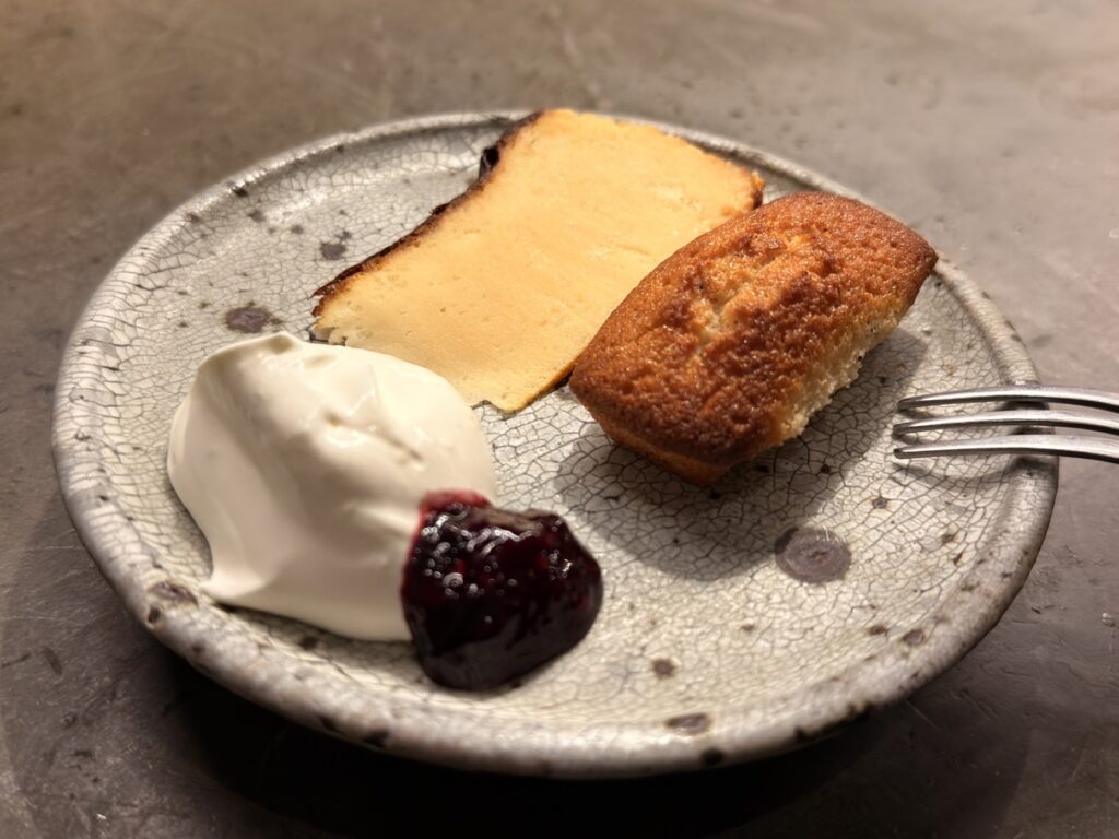 アイスバスクチーズケーキと焼きたてフィナンシェ
